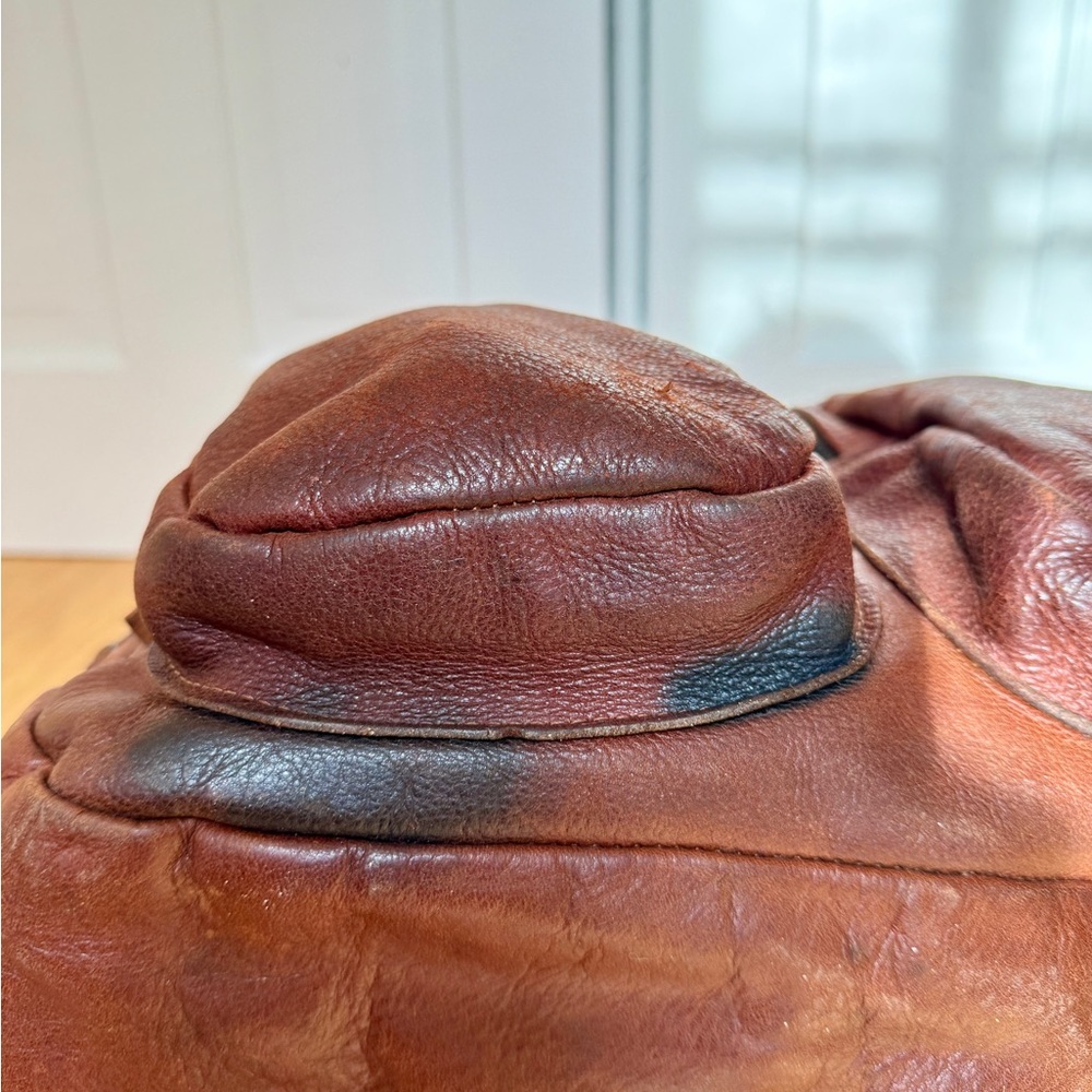 Unisex Leather Large Messenger Bag - Picture 13 of 16